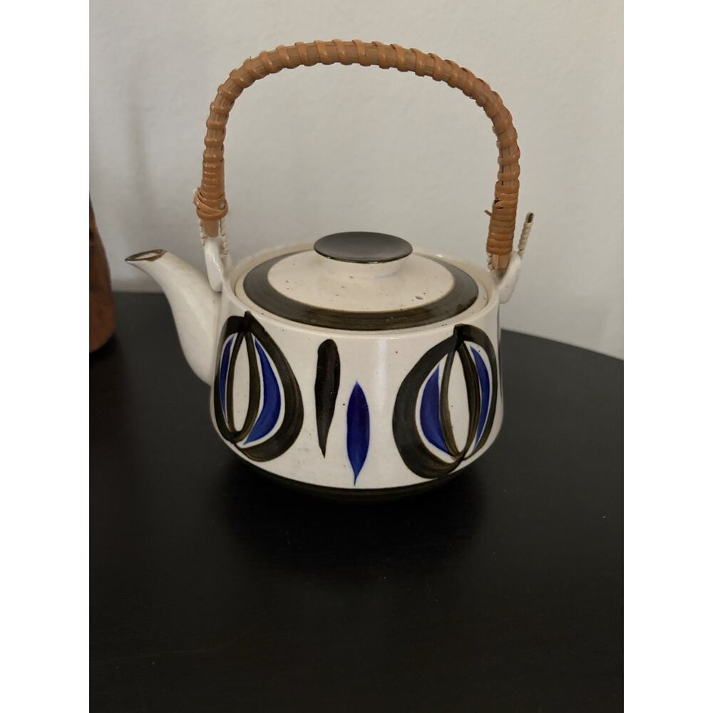 Japanese Teapot with Wooden Handle Hand Painted Fish Porcelain Ribbed Asian 8x7"